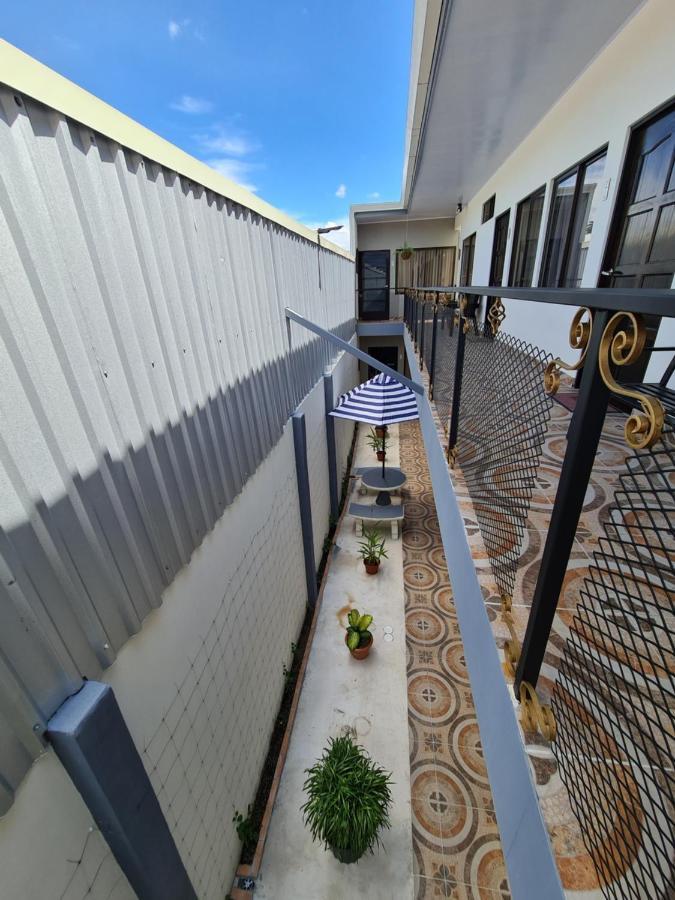 Apartamentos Ave Del Paraiso Alajuela Eksteriør bilde